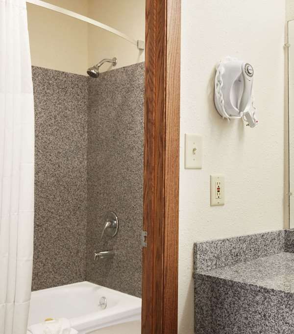 Days Inn By Wyndham Champaign/urbana - 섐페인