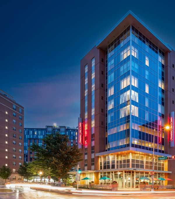 Hampton Inn & Suites Madison/downtown - Madison, WI