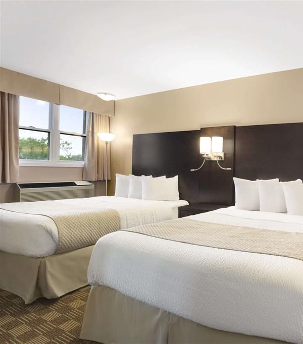 Days Inn & Suites By Wyndham North Bay Downtown - North Bay