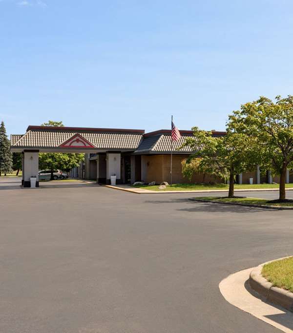 Ramada By Wyndham Alpena Hotel & Conference Center - Alpena, MI