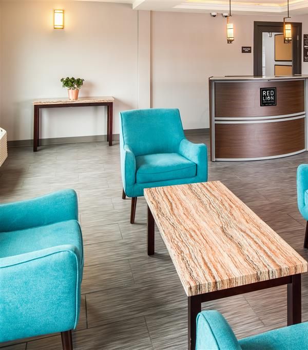Red Lion Inn & Suites Everett - Everett
