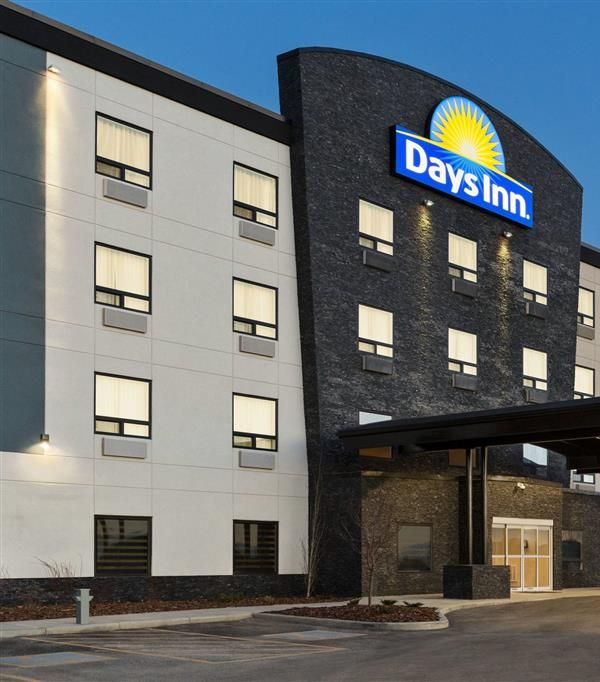 Days Inn By Wyndham Calgary North Balzac - Calgary