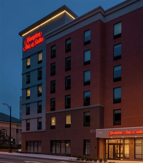 Hampton Inn & Suites Winston-salem Downtown - Winston-Salem, NC