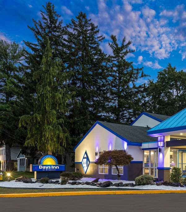 Days Inn & Suites By Wyndham Albany - Albany, NY
