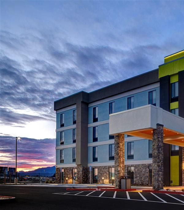 Home2 Suites By Hilton Redding - 레딩