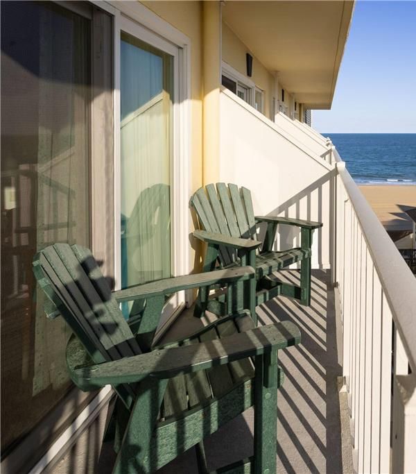 Howard Johnson Plaza By Wyndham Ocean City Oceanfront - Ocean City, MD