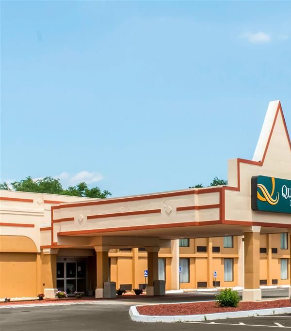Ramada By Wyndham New Kensington - Freeport, PA