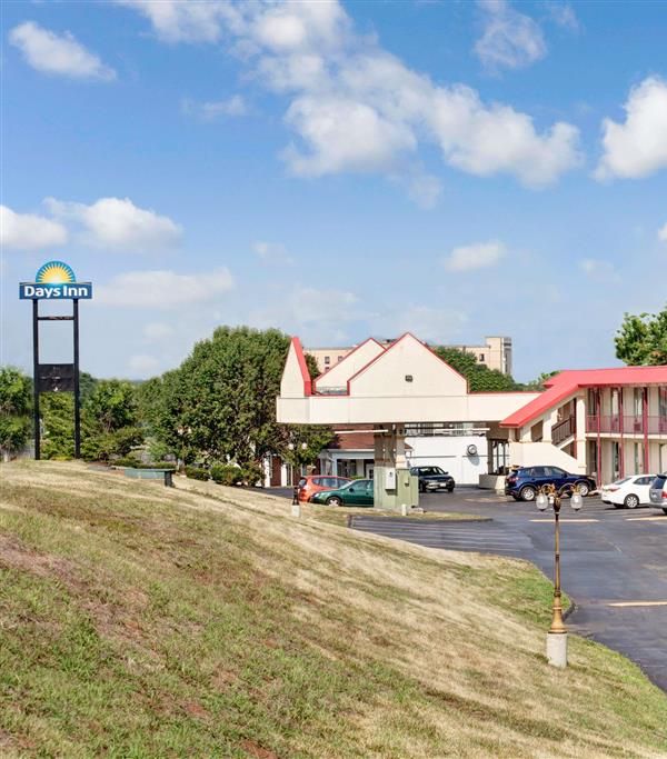 Days Inn By Wyndham Knoxville West - Knoxville