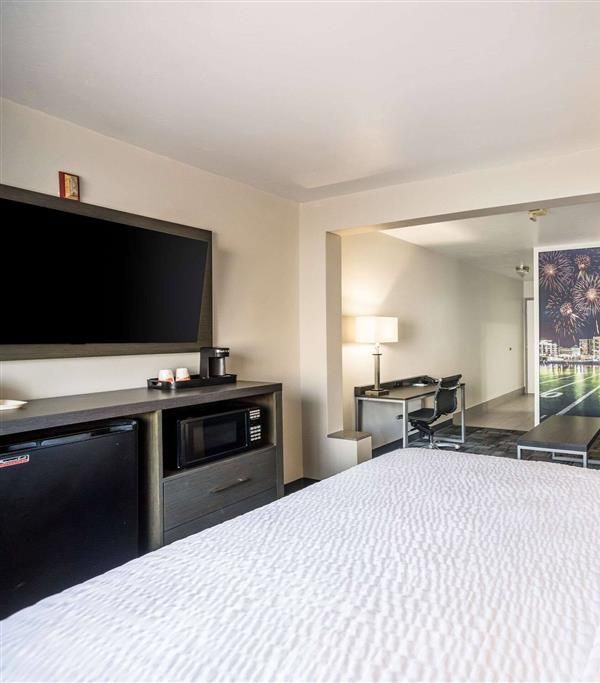 Americinn By Wyndham Green Bay Near Stadium - Green Bay, WI