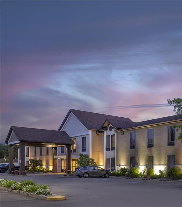 Best Western Plus University Inn - Bradford, PA