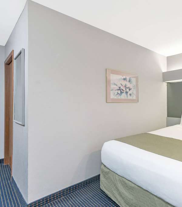 Baymont By Wyndham Henrietta/rochester - Rochester, NY