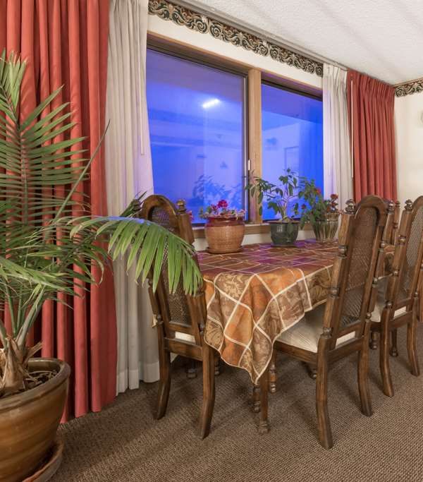 Super 8 By Wyndham Laramie - Laramie, WY