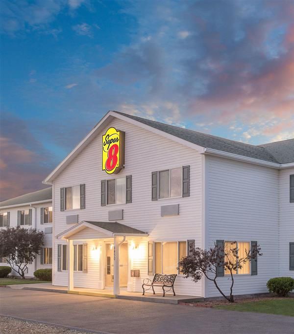 Super 8 By Wyndham Canandaigua - Finger Lakes, NY