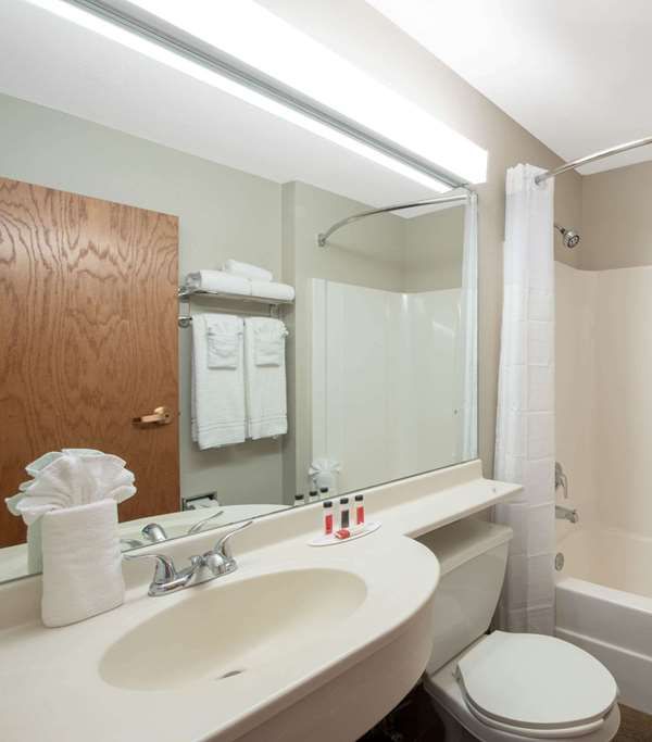 Microtel Inn & Suites By Wyndham Springfield - Springfield, IL