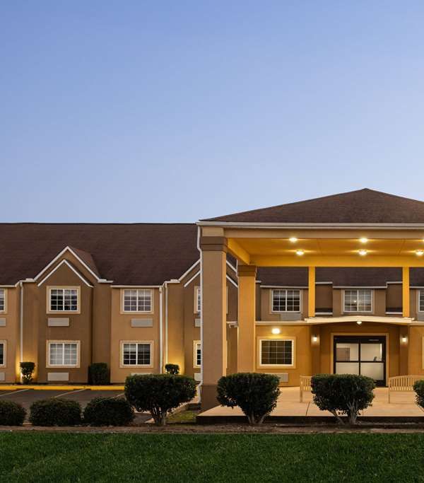 Days Inn By Wyndham Jackson Downtown - Jackson, MS