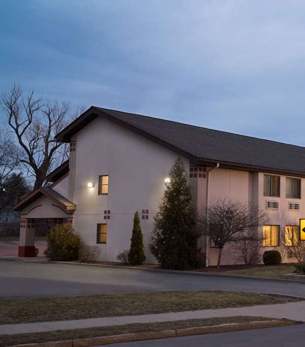 Super 8 By Wyndham Ithaca - Ithaca, NY