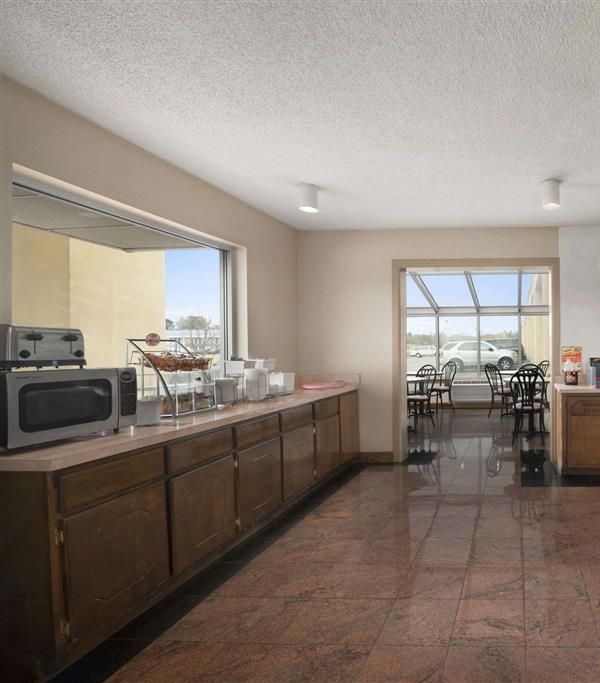 Super 8 By Wyndham Meridian - Meridian, MS