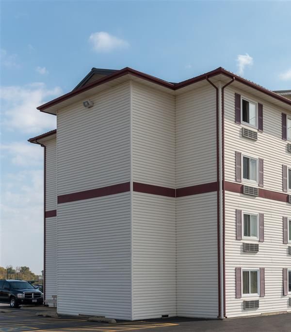 Super 8 By Wyndham Springfield East - Springfield, IL