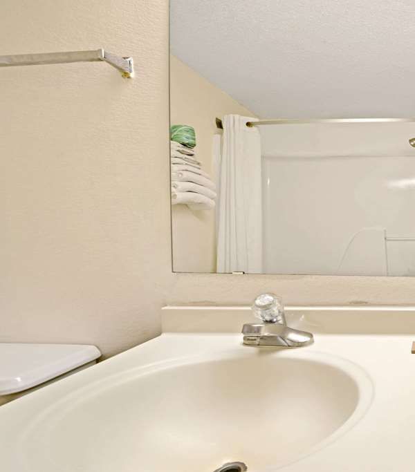 Super 8 By Wyndham Plano/dallas Area - Allen, TX
