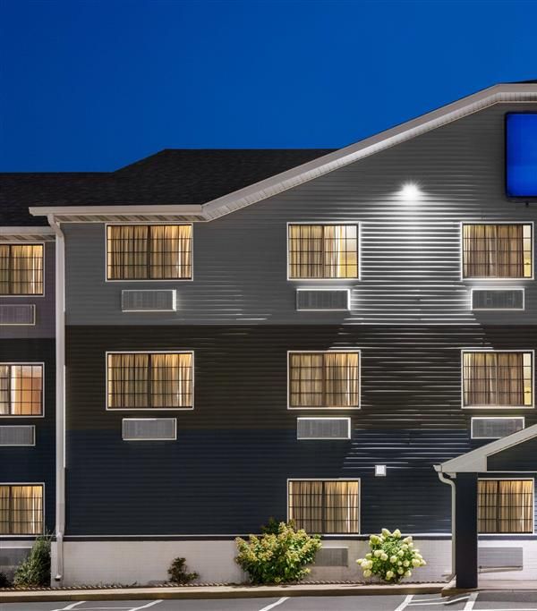 Baymont By Wyndham Cedar Rapids - Cedar Rapids
