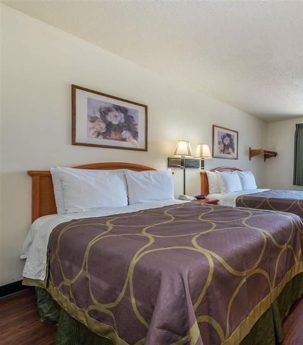 Super 8 By Wyndham Denton - Denton