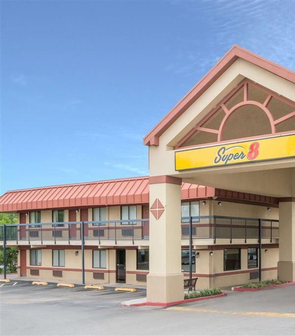 Super 8 By Wyndham Tulsa/route 66 - Tulsa, OK
