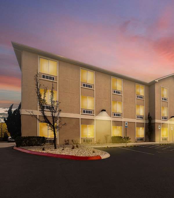 Comfort Inn & Suites Airport Convention Center - 스파크스
