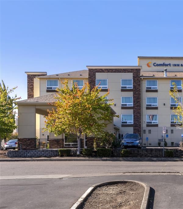 Comfort Inn & Suites Salem Northeast - Salem, OR