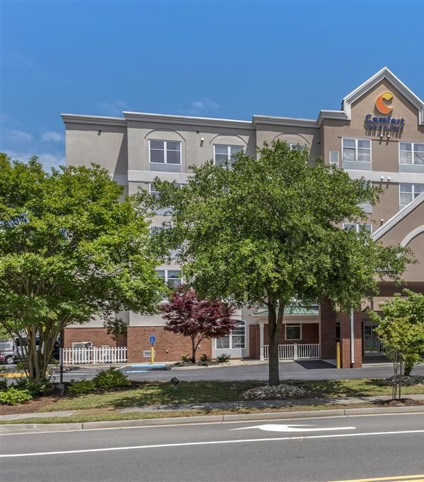 Comfort Inn & Suites Virginia Beach - Norfolk Airport - Norfolk, VA