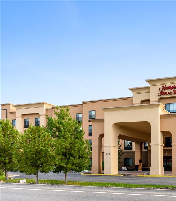 Hampton Inn & Suites Fairbanks - Fairbanks, AK