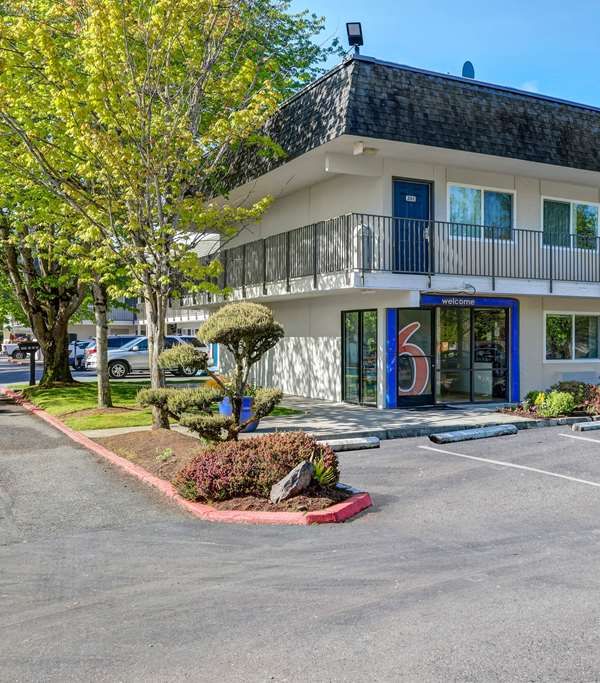 Motel 6 Seattle East- Issaquah - Kirkland, WA