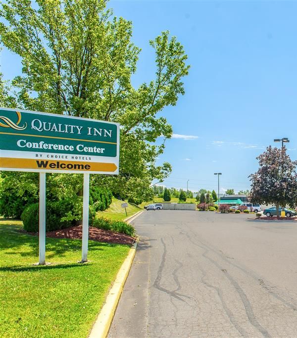Quality Inn And Conference Center - Yellow Springs, OH