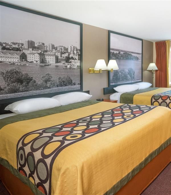 Super 8 By Wyndham Kingston - Kingston