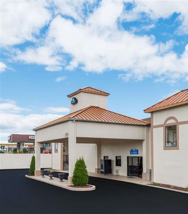 Days Inn By Wyndham Lexington South/hamburg - Lexington, KY