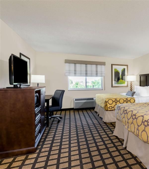 Baymont By Wyndham Erie - Erie, PA