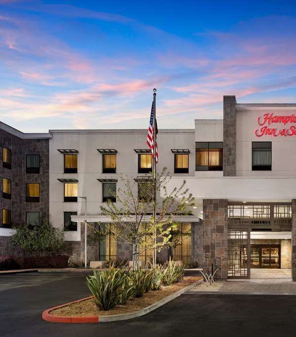 Hampton Inn & Suites Napa - Napa, CA