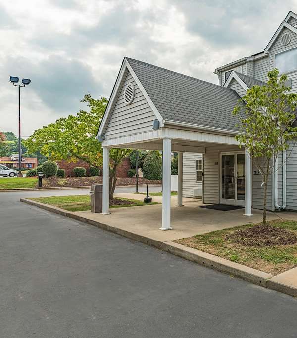 Motel 6 Charlotte University - Charlotte, NC