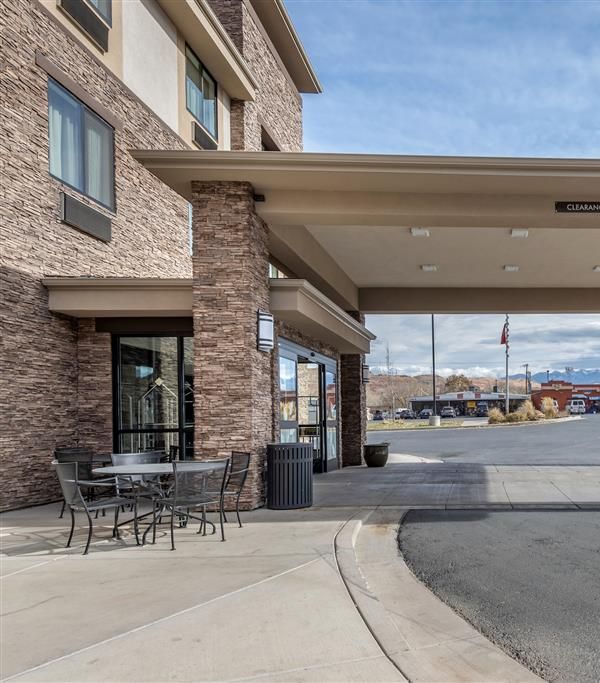 Sleep Inn & Suites Moab Near Arches National Park - Moab, UT