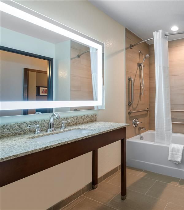 Comfort Suites Denver International Airport - Denver, CO