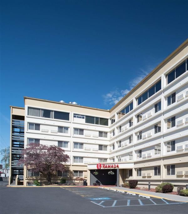 Ramada By Wyndham Downtown Spokane - Spokane Valley, WA