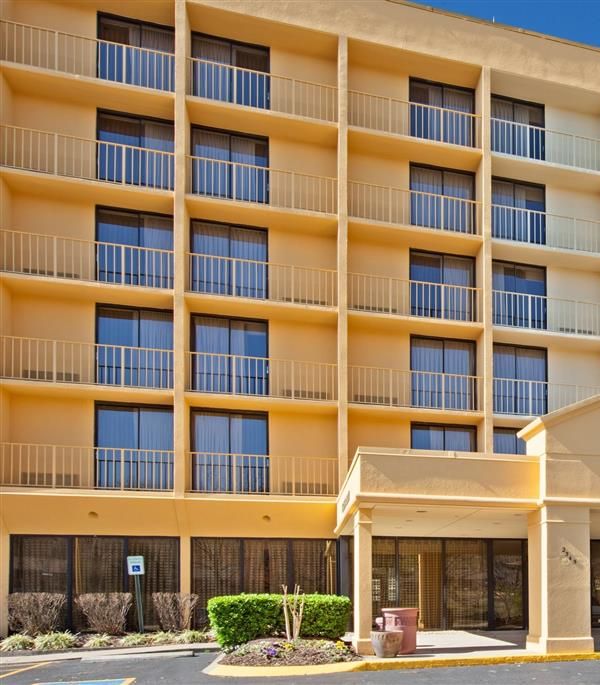La Quinta Inn & Suites By Wyndham Nashville Airport/opryland - Nashville, TN