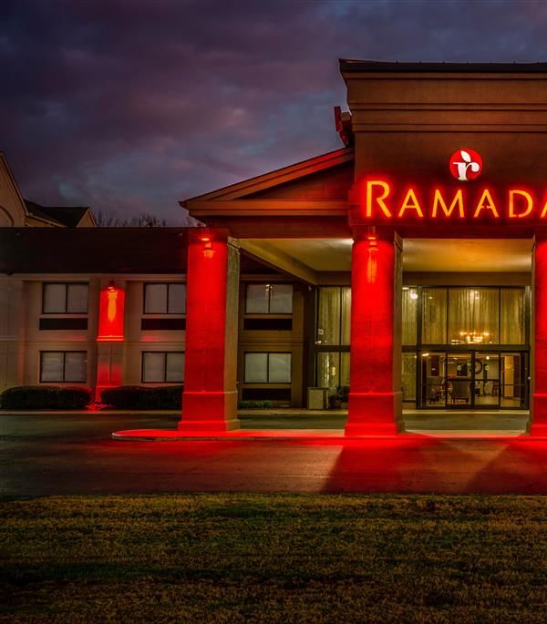 Ramada By Wyndham Tuscaloosa - Tuscaloosa, AL