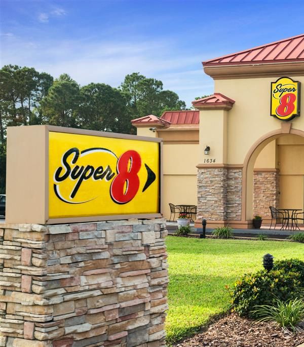 Super 8 By Wyndham Ormond Beach - Ormond Beach, FL