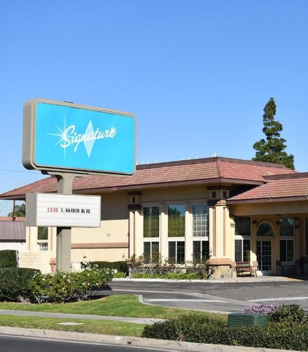 Signature Anaheim Maingate - Anaheim, CA
