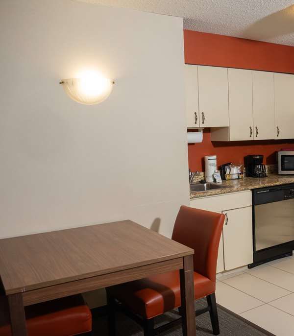 Hawthorn Suites By Wyndham Erie - Erie, PA