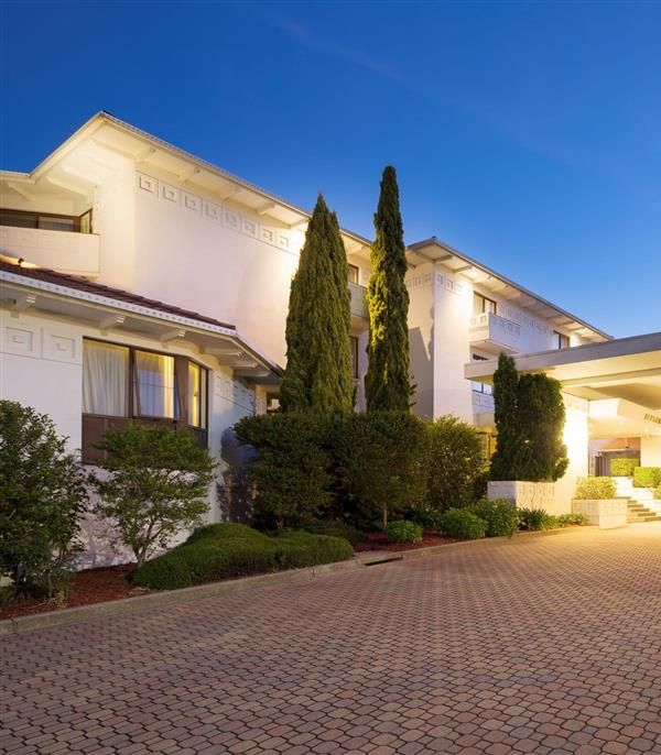 Ramada By Wyndham Diplomat Canberra - Canberra