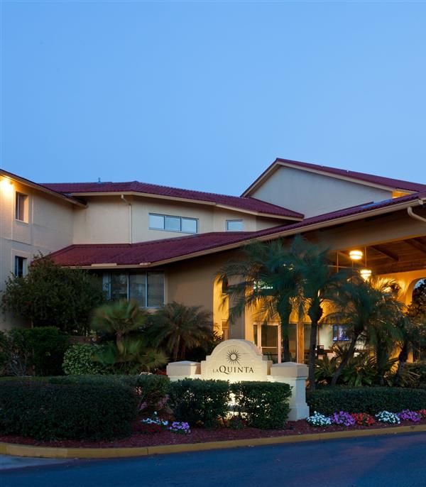 La Quinta Inn & Suites By Wyndham St. Pete-clearwater Airpt - Clearwater, FL