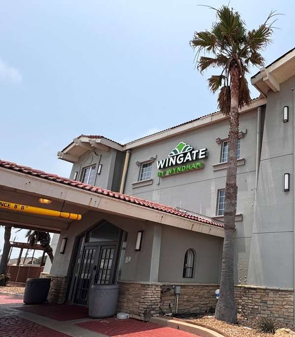 Wingate By Wyndham Galveston Beachfront At Seawall - Texas City, TX