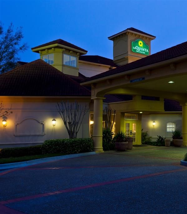 La Quinta Inn & Suites By Wyndham Usf (Near Busch Gardens) - Tampa, FL