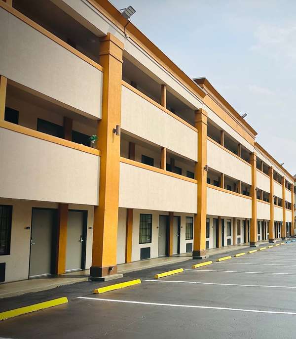 Days Inn By Wyndham Alexandria - Alexandria, VA
